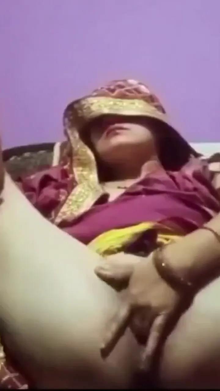 Haryana thakuraain pussy fingering mms video