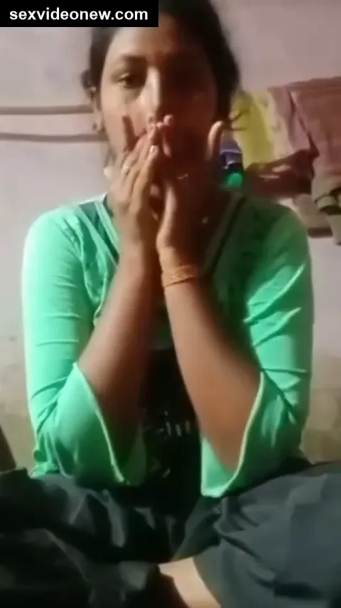 Shy Telugu girl from village nude boobs mms