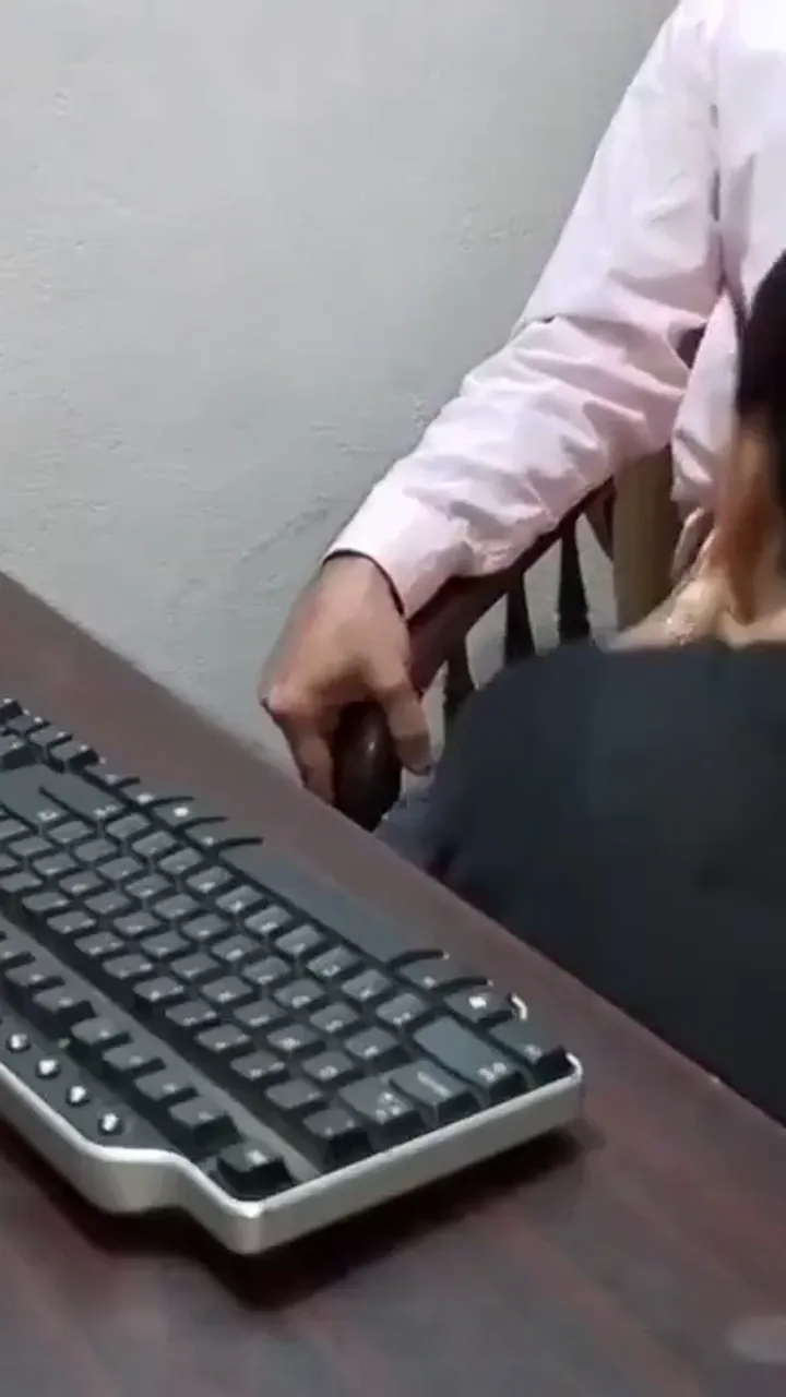 Bangalor work from home techie gets blowjob from maid