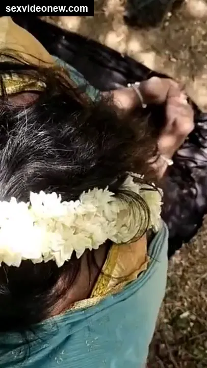 Hot telugu bhabhi roadside sloppy blowjob video