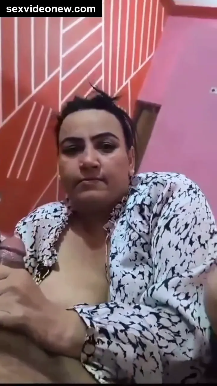 Mature telugu aunty hard fucking with loud moans