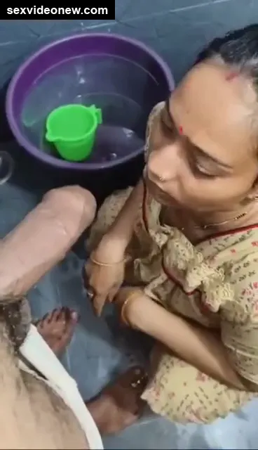 Desi cheating Bhabhi sucking and fucking society chairman
