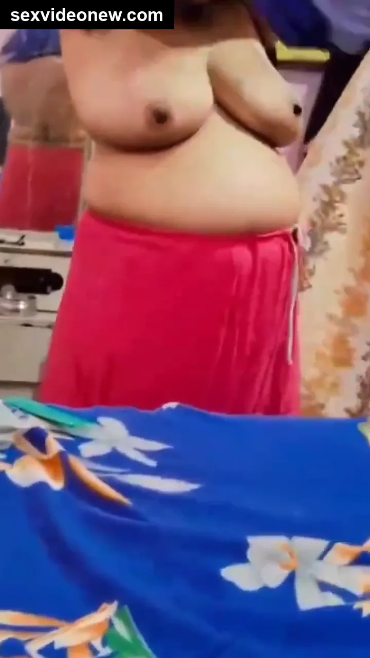Indian busty mom hidden cam clothes change video
