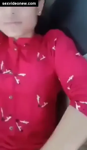 Office bhabhi and driver car fucking video (menstruating pussy)