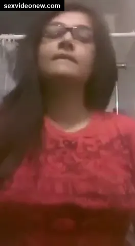 Sexy office Bhabhi opening her tits in vide call