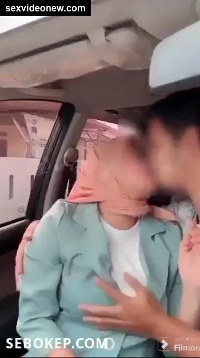 Hijabi girl and boss in xxx car sex video