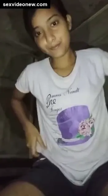 Young Telugu girl pussy fingering selfie mms