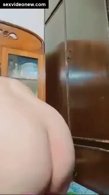 A very hot Bhabhi showing pussy, ass and boobs in sex mms
