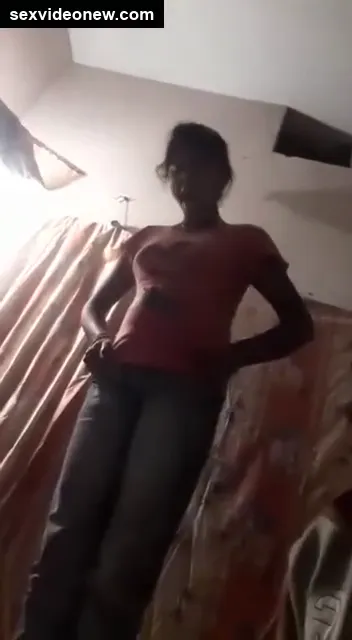 Unmarried niece full hot clean shaved chut mms made by uncle