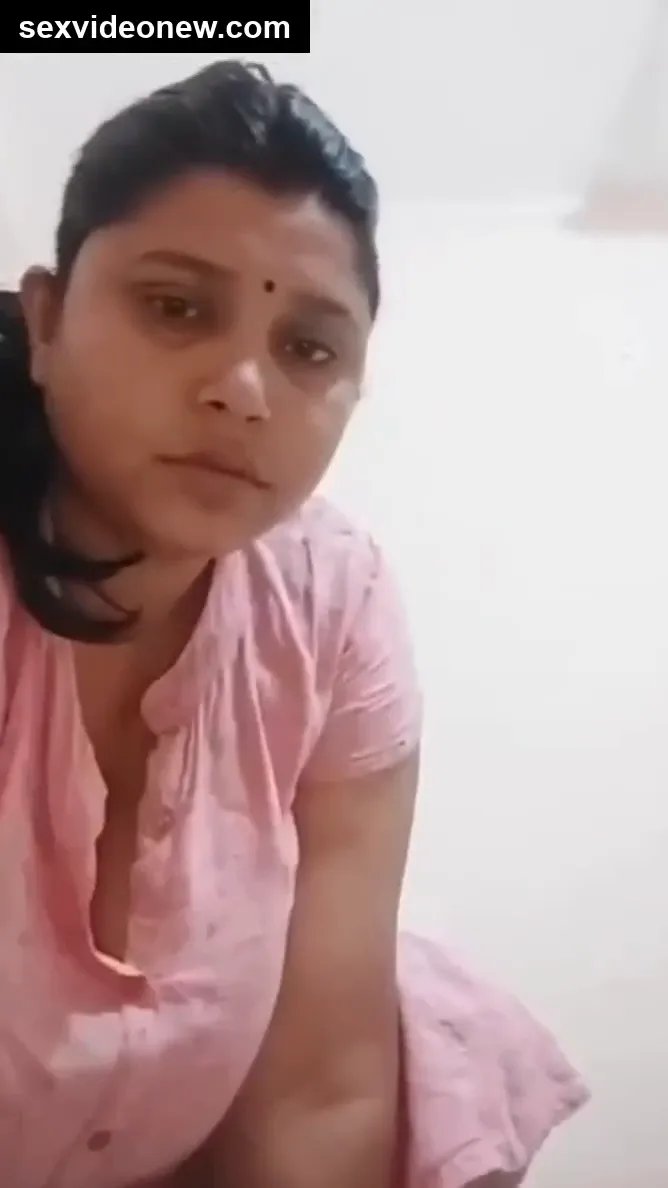 Full fat teacher milf nude mms selfie (real desi tanker boobs)