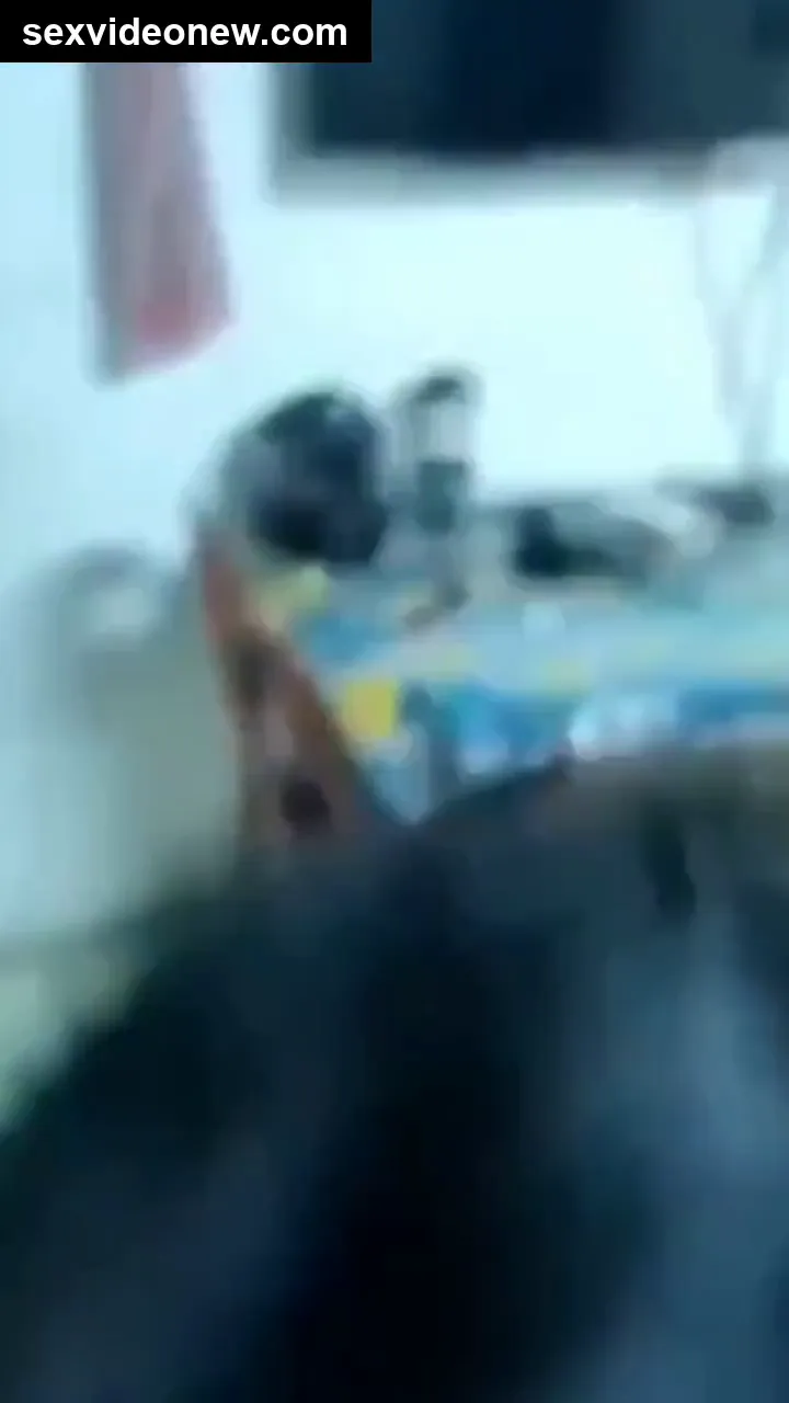 Telugu bhabhi giving quick blowjob to padosi guy