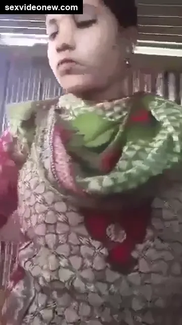Bihari bhauji hot strip mms made by mobile
