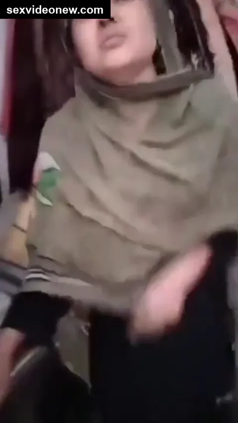 Muslim sali opening her boobs and chut for jija