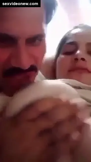 Telugu cheating woman boobs sucking with lover