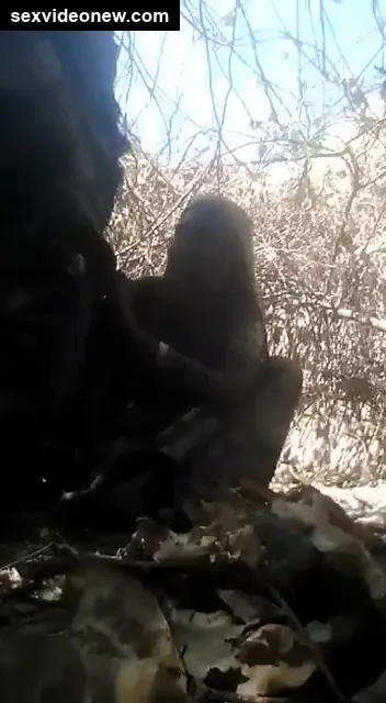 Desi aunty outdoor sex with secret lover in forest