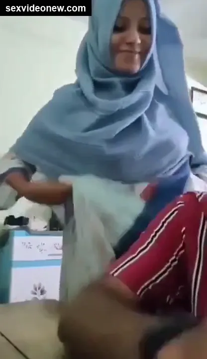 Telugu cousin girl boobs sucking (homemade)