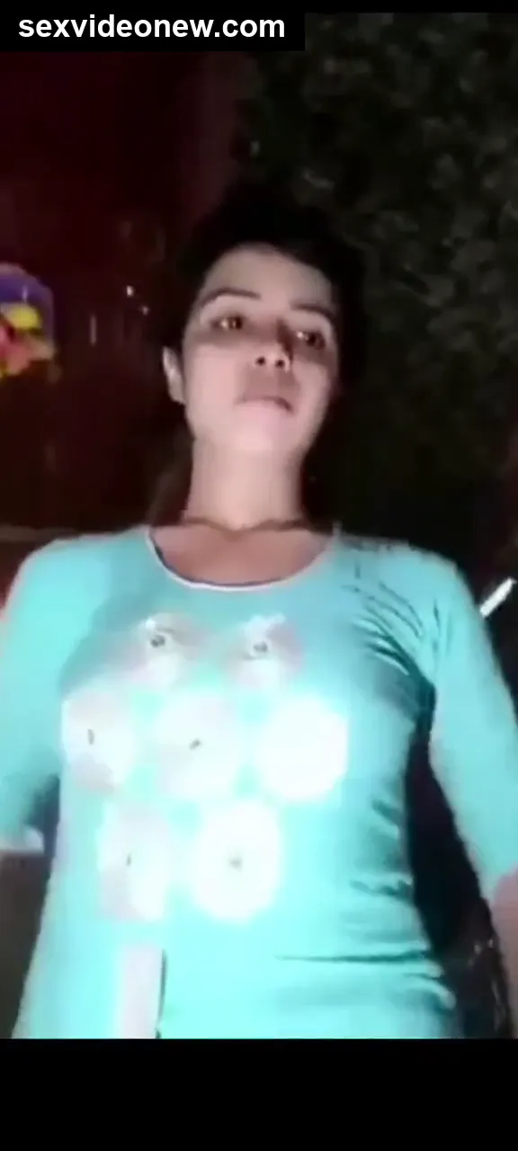 Dehati college girl strips to show all holes!