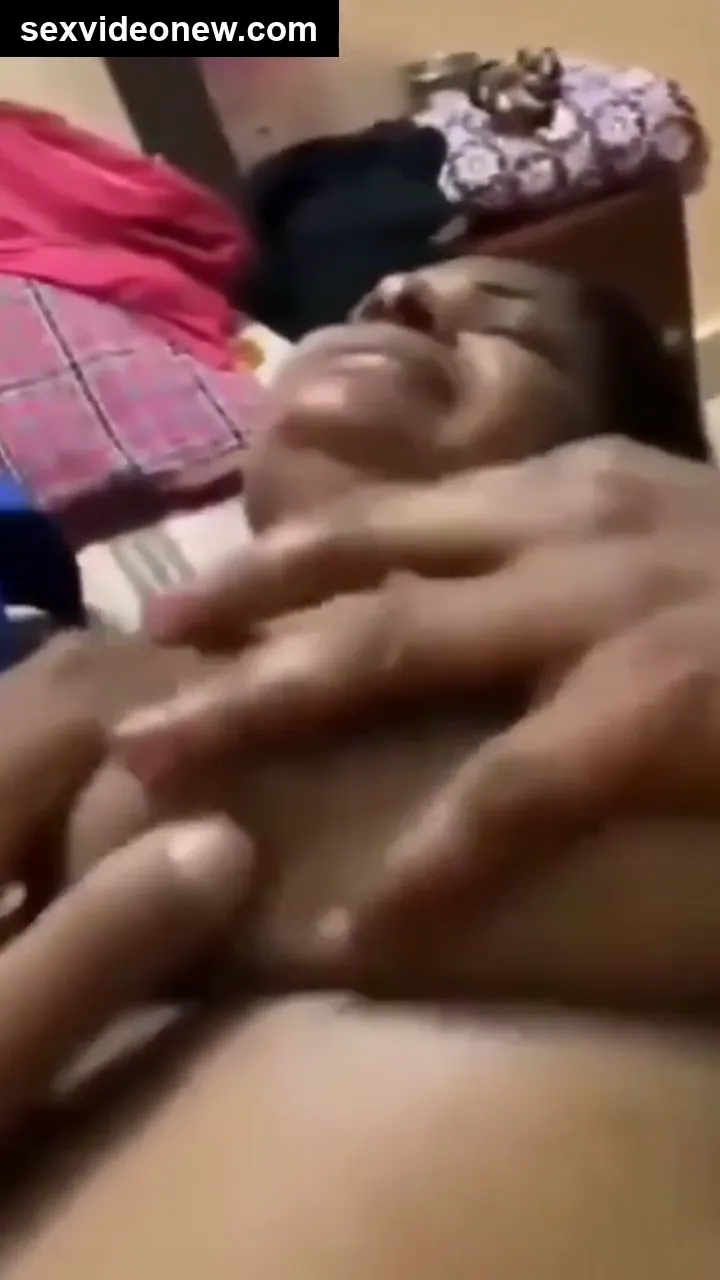Horny telugu housewife fucks this dick happily