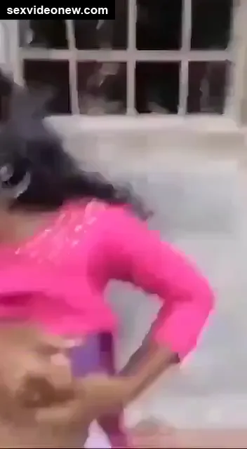 Young telugu girlfriend showing her boobs in video