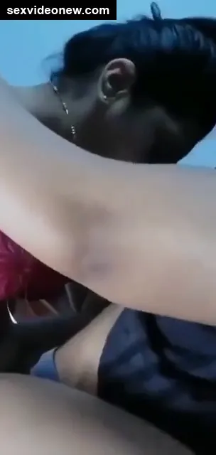 Cheating Telugu woman sucks boss' penis