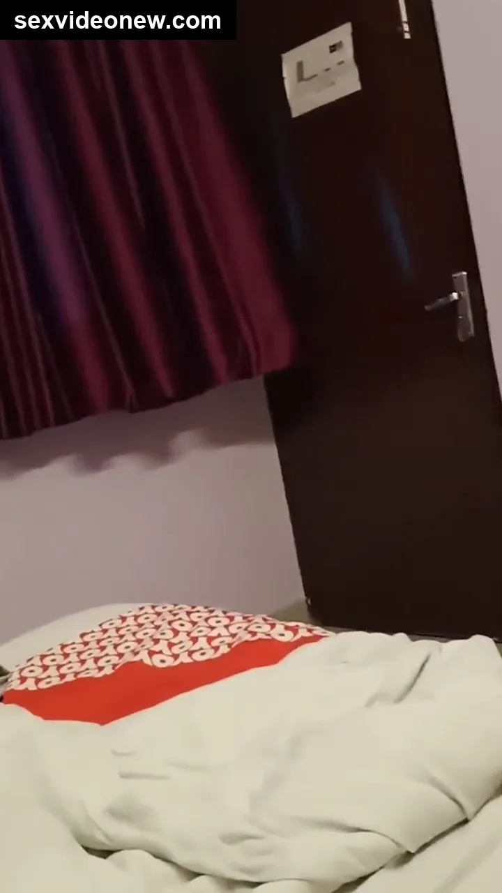 Bihari ladki sucking mota lund in hotel mms