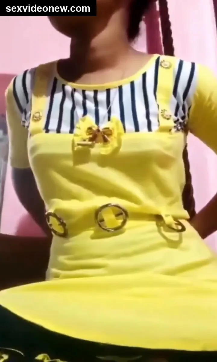 Desi telugu girl boobs show in naked whatsapp call recording