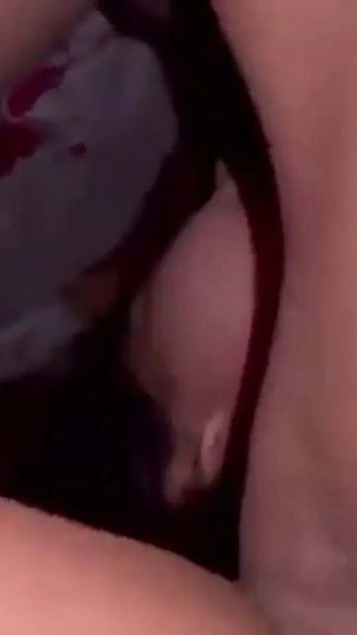 Widhwa aunty showing lund sucking skills to young guy