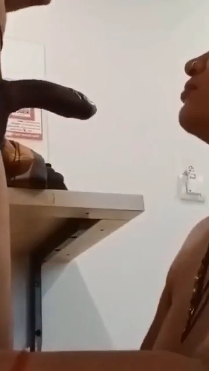 Telugu housewife deepthroat blowjob for lucky neighbour