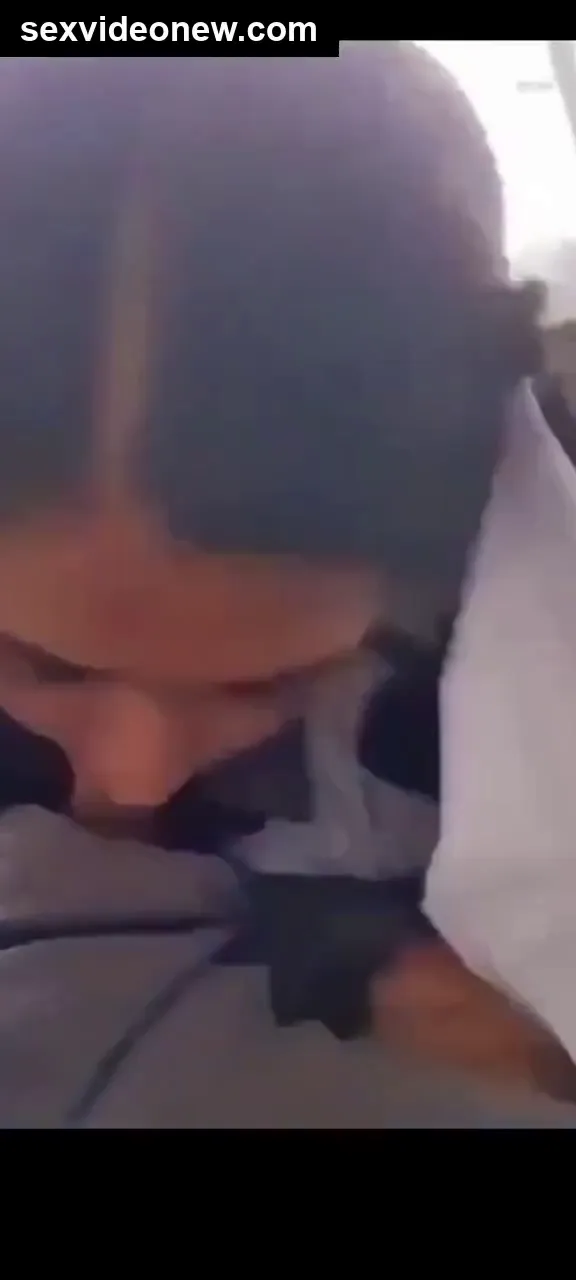 Mumbai college girl sucks boyfriend in heavy traffic
