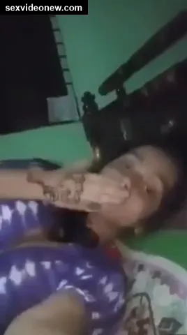 Naked wet pussy show of virgin muslim girlfriend