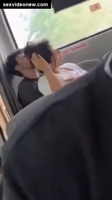 College girl full hot romance in government bus