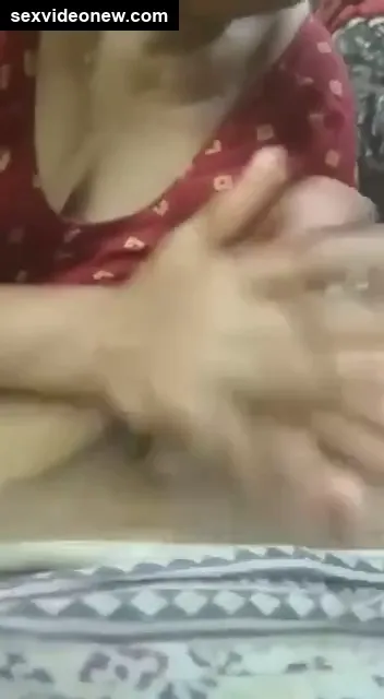 Telugu aunty doing lund malish for husband