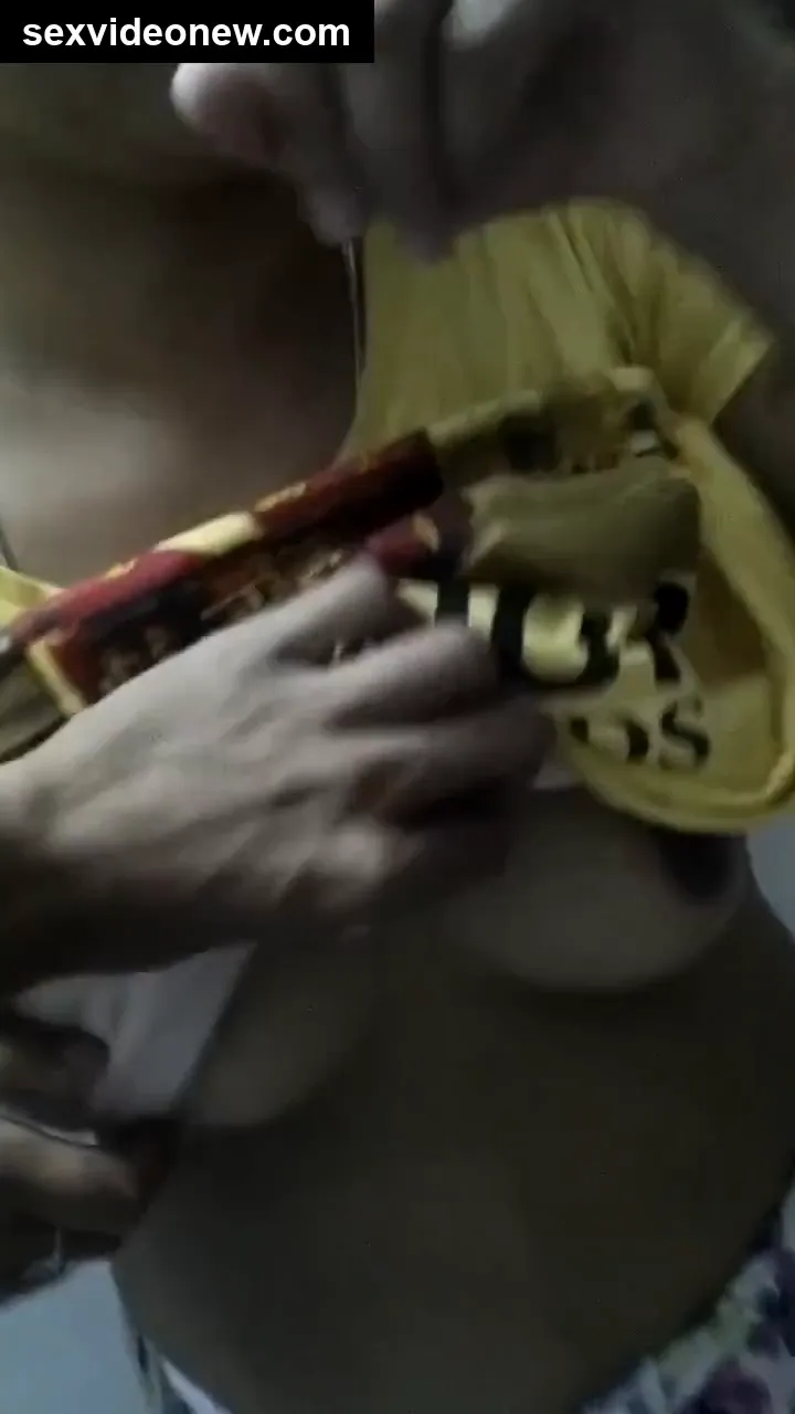 Telugu bhabhi boobs pressing with AC mechanic