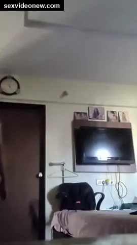 Baroda Telugu bhabhi showing naked body to boss