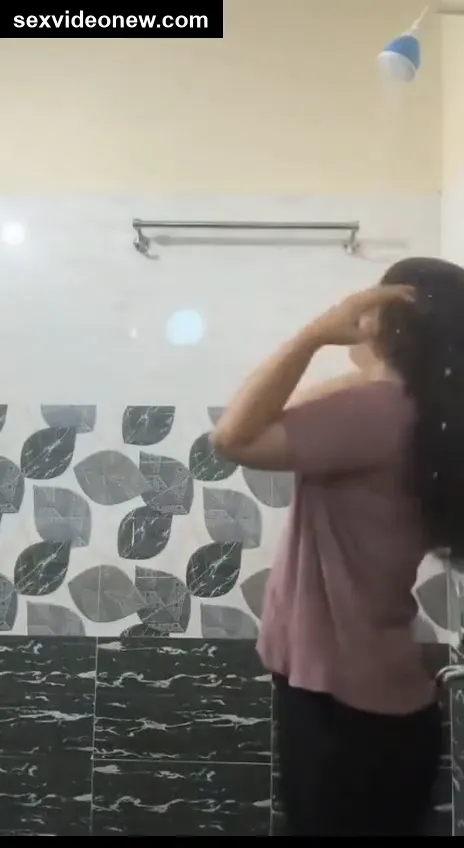 Amateur devar bhabhi hot bathroom romance video