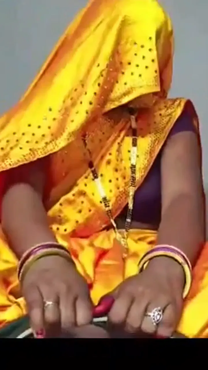 Sexy bihari bhauji full blowjob with cumshot in her mouth