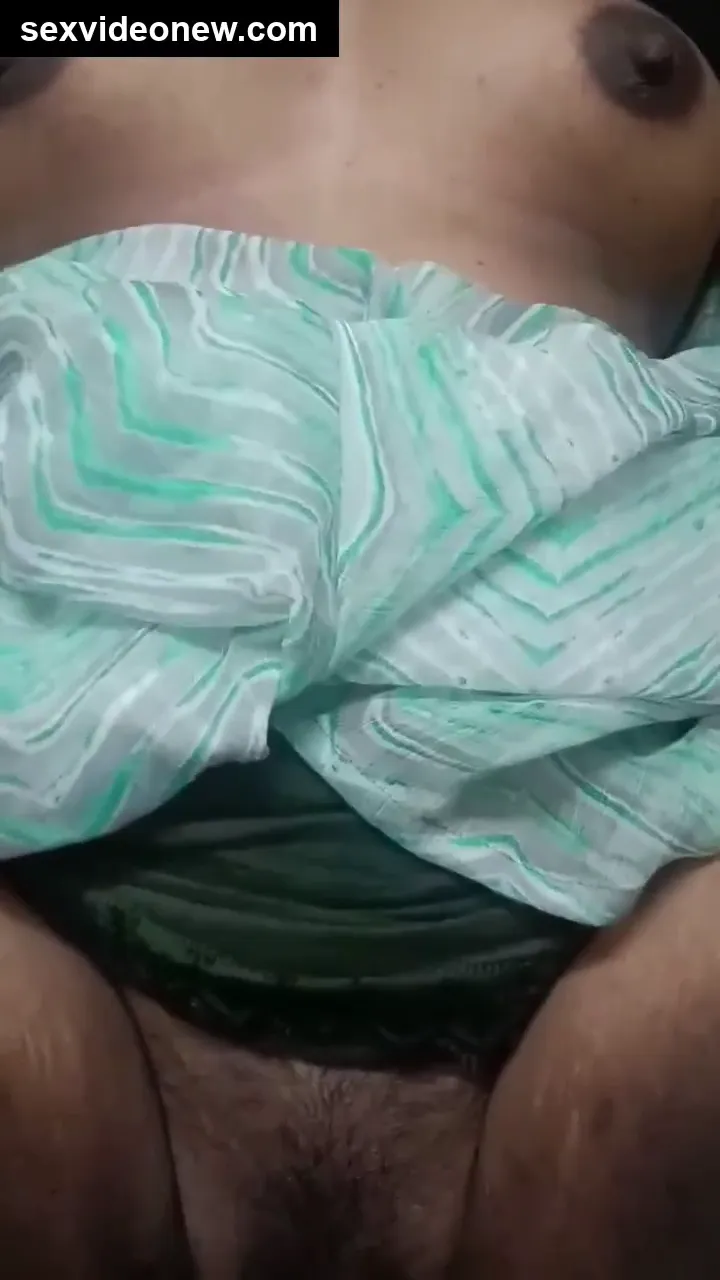 Telugu girlfriend aunty taking hairy cock