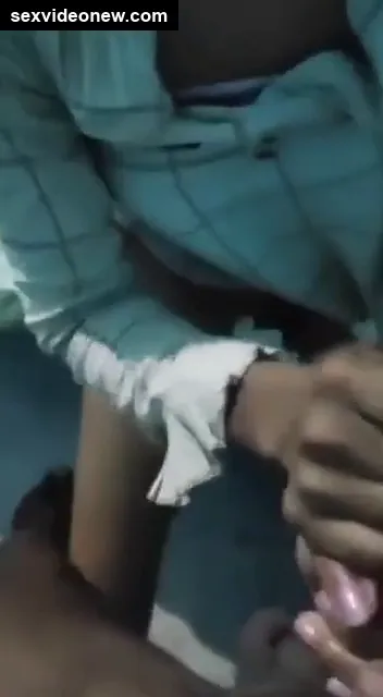 Unmarried Bihari girl sucking long cock