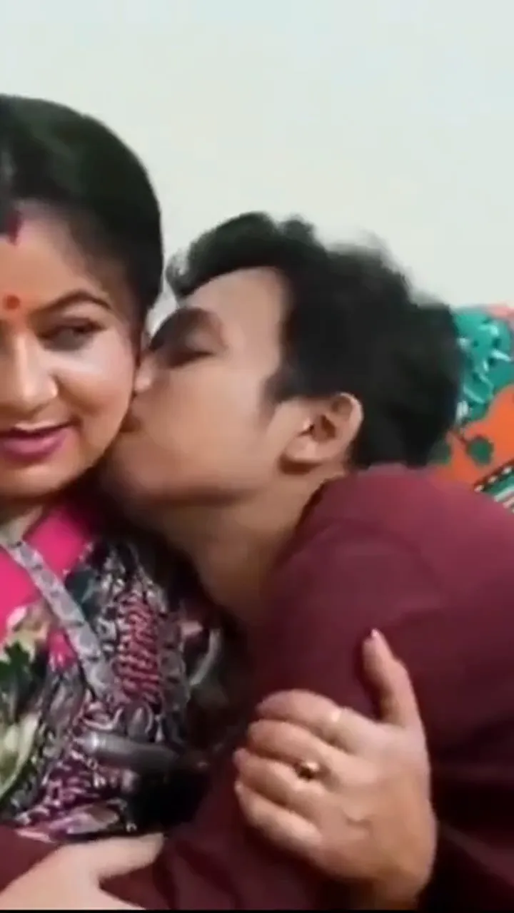 Telugu hot aunty xxx threesome with 2 young boys