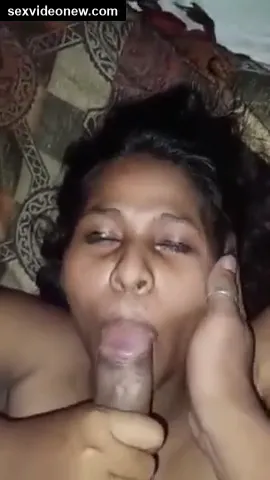 Muslim kamwali bhabhi sucking big cock