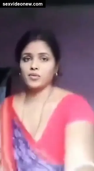 A very hot and lusty telugu housewife made her nude video
