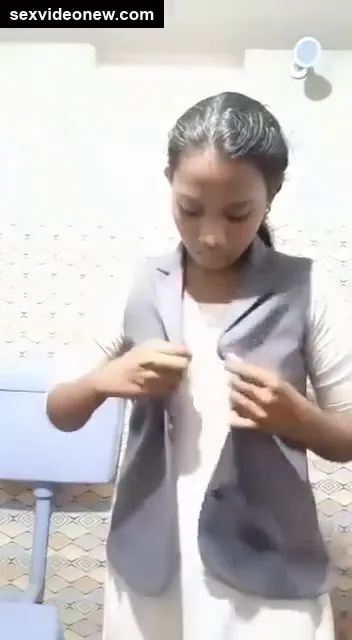 Young telugu college girl full nude strip video