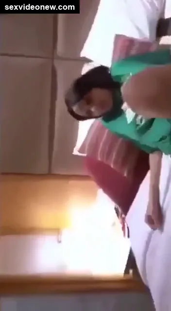 Hot bhabhi pussy eating with room service!