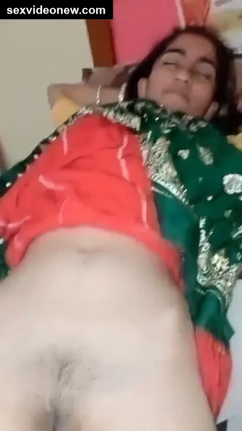 Newly married telugu wife tight pussy mms video