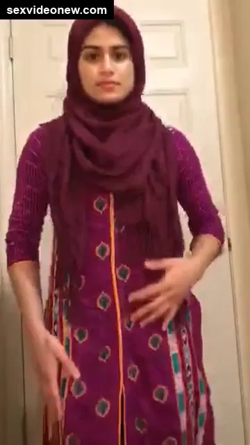 Muslim girlfriend hot naked striptease video