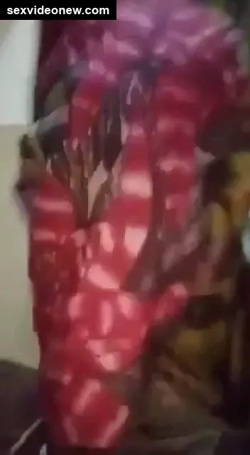 Kunwari ladki fucking her virgin chut and gaand with steel rod