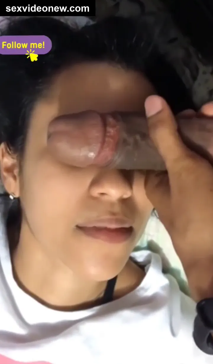 Young telugu girlfriend pleasing big cock