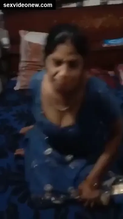 Bihari desi mom showing her chut in nude mms