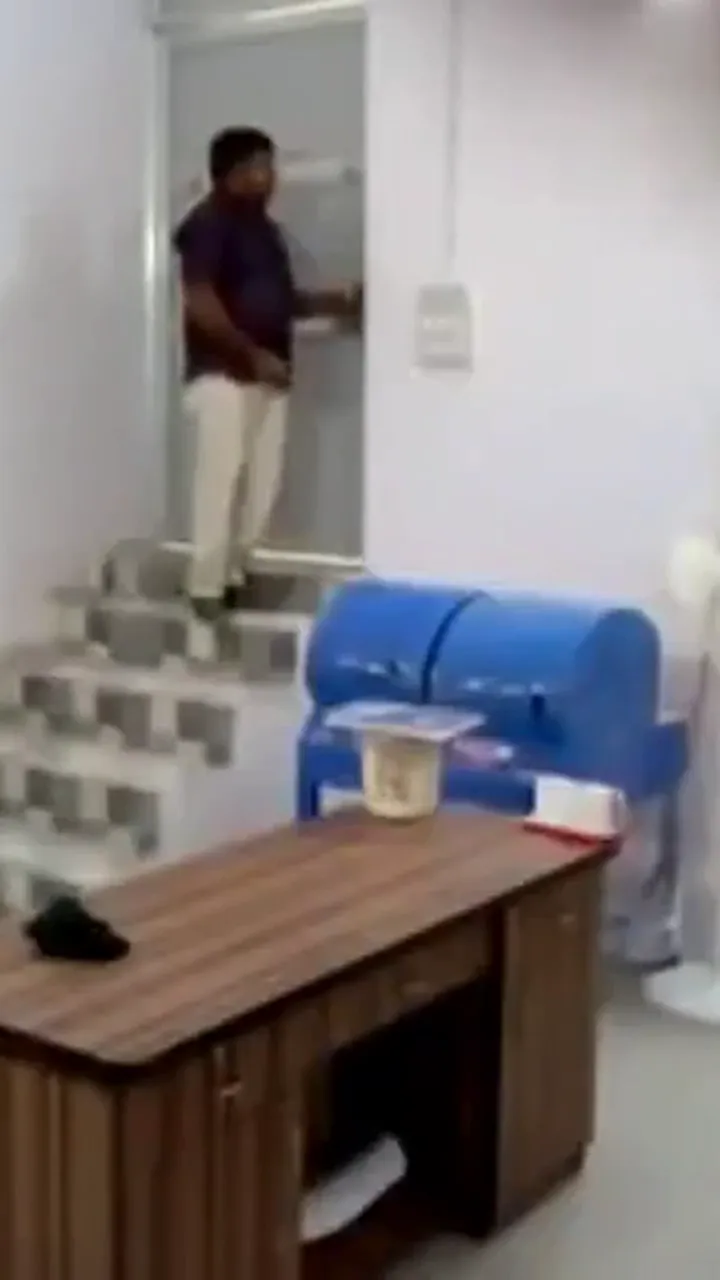 Factory worker bhabhi fucked by Indian uncle