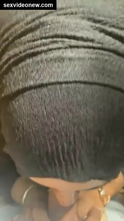 Muslim Bhabhi from UP giving sucking to her boss